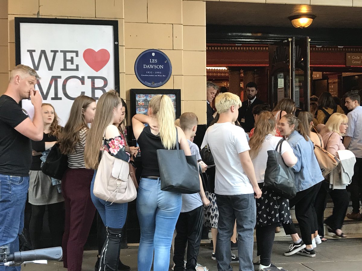 SheenaWrigley1's tweet photo. Young people arriving @PalaceAndOpera tonight. One year on from devastating arena attack #OneLoveManchester. https://t.co/XfMnp5bgLB