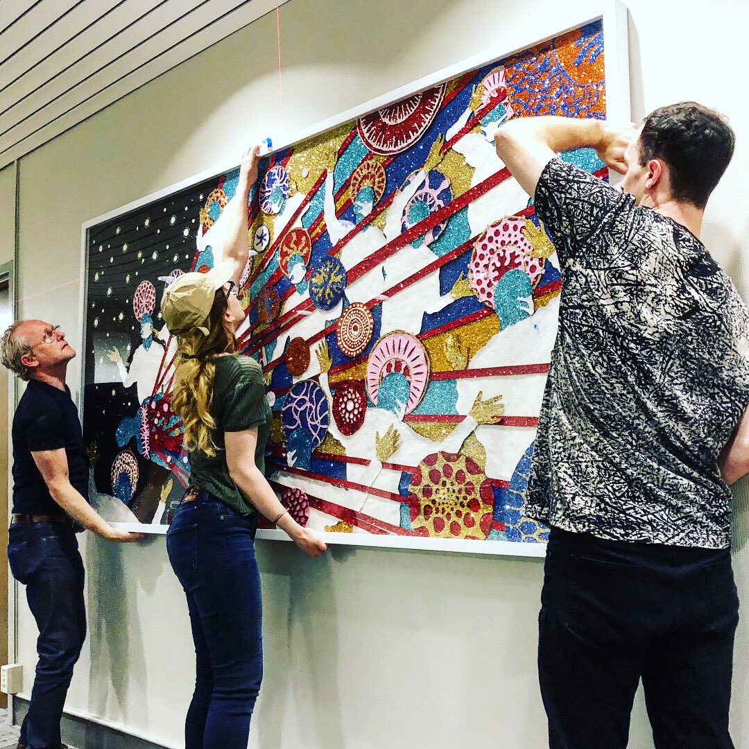 KU_ENT's tweet photo. Check out our new wall art @KU_ENT 😍 “Blinded by Your Grace” by Dylan Mortimer w/ custom framing by Dolphin Frames & install by @hawcontemporary . Thanks to @DrDavidKriet for introducing us to these talented creatives!
#KU #ENT #patientcenteredcare #quadrupleaim #dylanmortimer https://t.co/Mx93P8DfXZ
