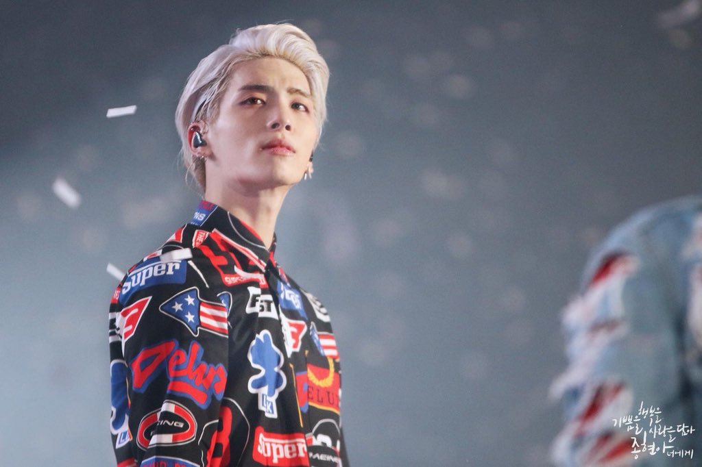 insertnameahhoy's tweet photo. #DearSHINee
나는 완벽한 순간, 좋은 음악, 당신이 우리에게주는 사랑에 감사드립니다. 우리는 항상 당신을 지원할 것입니다.
건강을 유지
종현은 항상 우리 마음 속에 있습니다.
당신을 사랑합니다.
@SHINee
#StoryofLight https://t.co/YrUlnbjqAP