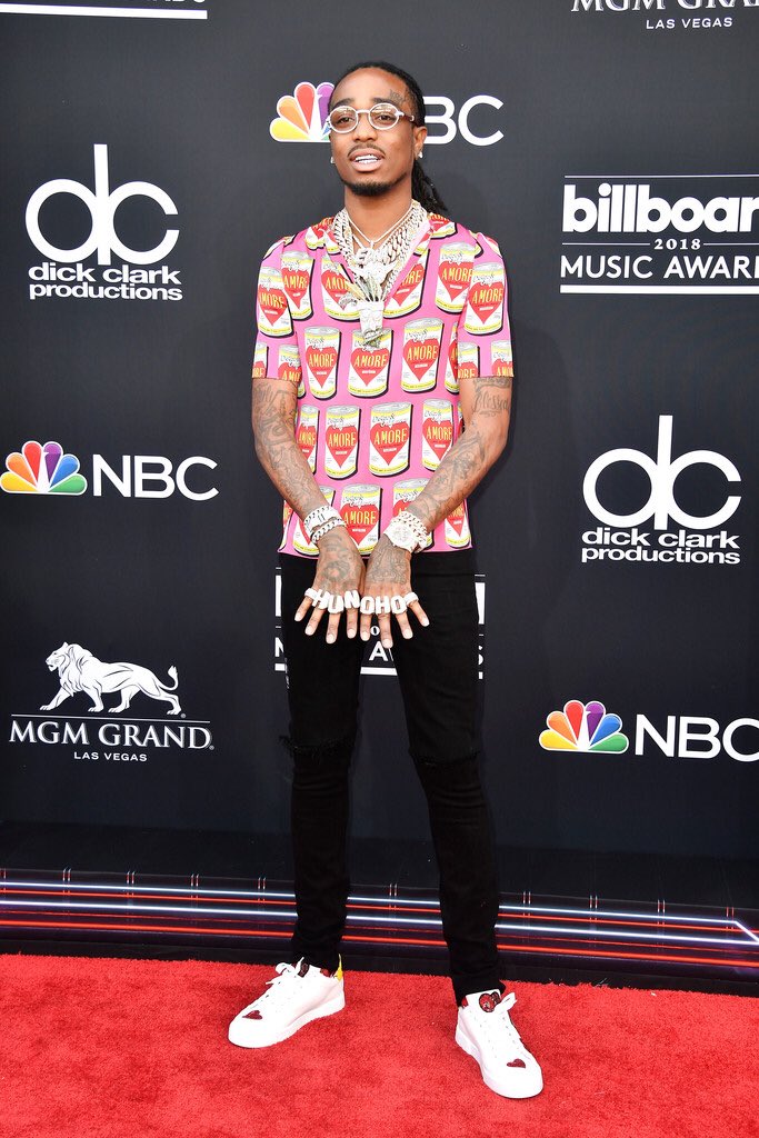 UpscaleHype's tweet photo. .@QuavoStuntin arrives at @Billboard 2018 wearing a @DolceGabbana shirt and sneakers and @rtabrand jeans. #migos #quavo #dolcegabbana #rtabrand #rta #billboard #billboard2018 #bbmas #bbmas2018 https://t.co/YfrSS6QXiu https://t.co/wQ3pQrhraQ
