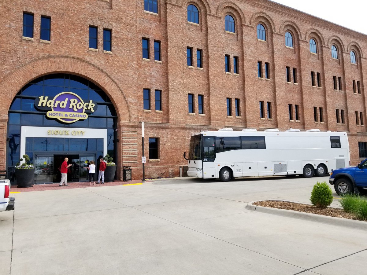 WindstarLines's tweet photo. Here's the #CycloneTour18 "roughing it" with our VIP Coach at the @HardRockHotelSC! Carroll driver, Joe K. is doing his first stint driving the tour this year and here's what he had to say about it: "It's everything I had expected and more. What a fun group! GO CYCLONES!" https://t.co/UbTG7CCG2P