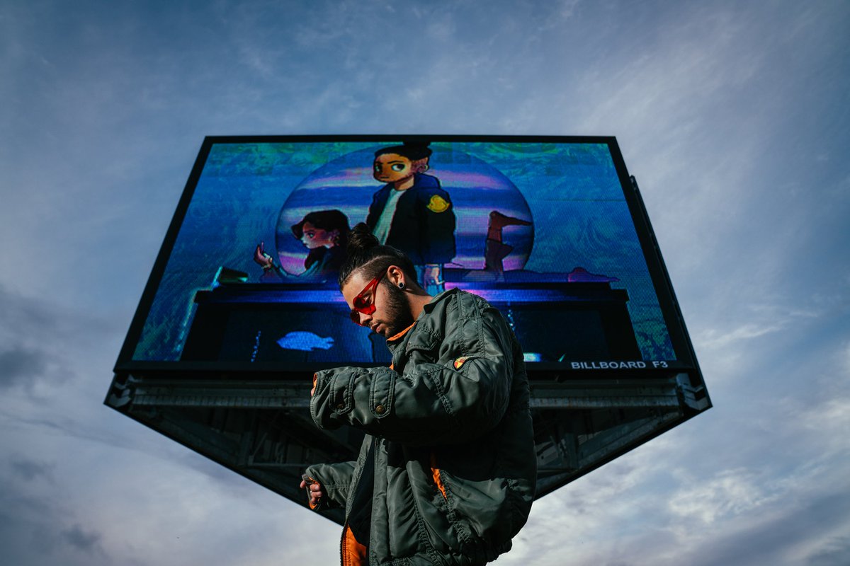 Fam, trúpíter kemur út á föstudaginn. Pródúsuð af bræðrum mínum <a href="/jonbjarn1/">Jón Bjarni</a> og <a href="/AronRaafn/">Aron Rafn</a> 
Arna beth gerði svo nett cover að við settum það á billboard. Hlakka til að leyfa ykkur að heyra 🍾🌏