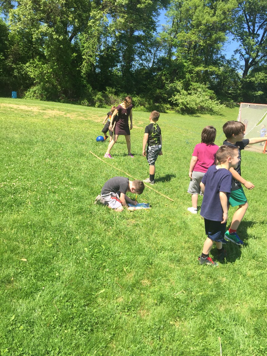 CaralynCosgrove's tweet image. Monday Measurement Fun! Thanks Ms. Eyer! @patty_eyer @WOSnews #mrspenoWOS