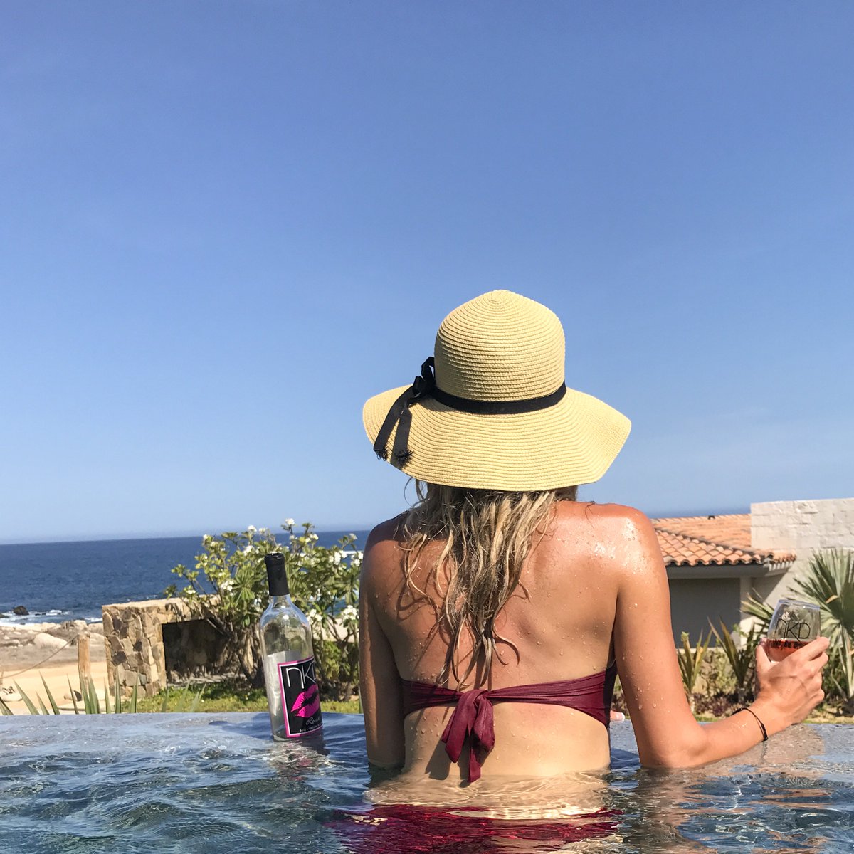 nkdwine's tweet photo. Caught in a perfect little beachy daydream ✨ 

#LiveBeDrink #Cabo #CaboSanLucas #vacationmode #beachday #BEACHPLEASE https://t.co/mxUyb25cGL