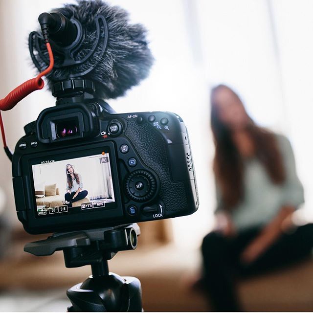 FlashPointComm's tweet image. On Instagram, photos showing faces get 38% more likes than photos not showing faces. Whether that means getting your selfie on or posting lots of infographics, make sure you are using visual content in your marketing to maximize results!
.
.
.
#flashpoin… ift.tt/2x9UODM