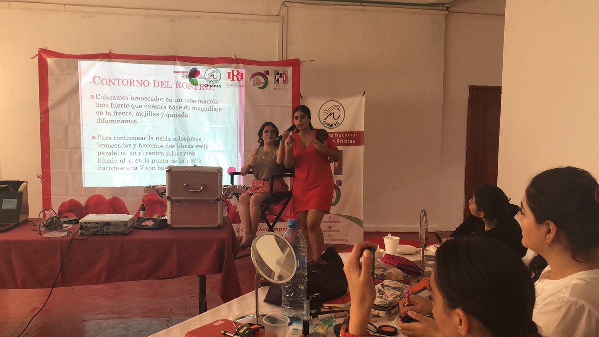 ruthpensa's tweet photo. Capacitacion de Automaquillaje Gracias  #CatiConsli por compartir con todas las #CandidatasGanadoras @OnmpriNacional @ChiapasOnmpri @ENMPChiapas @ChiapasPRI https://t.co/g8etZT3obS