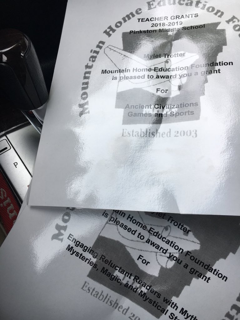 Grateful for our grant! Thank you! <a href="/MHEDFoundation/">MH Ed Foundation</a>  <a href="/Mjmorgan24/">Mollie Morgan</a> @MrsMelanieKelly