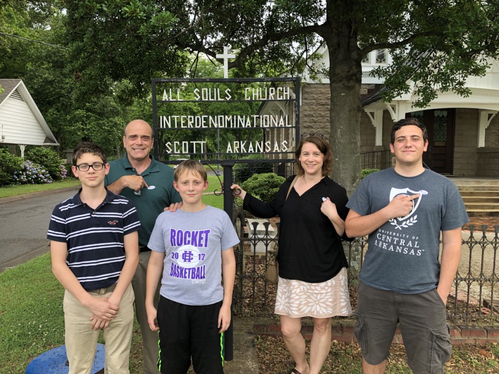 cantbuypaul's tweet photo. Just got done voting in Scott! You can still cast your vote for the next three hours at the polls! https://t.co/gra5xfLGFU