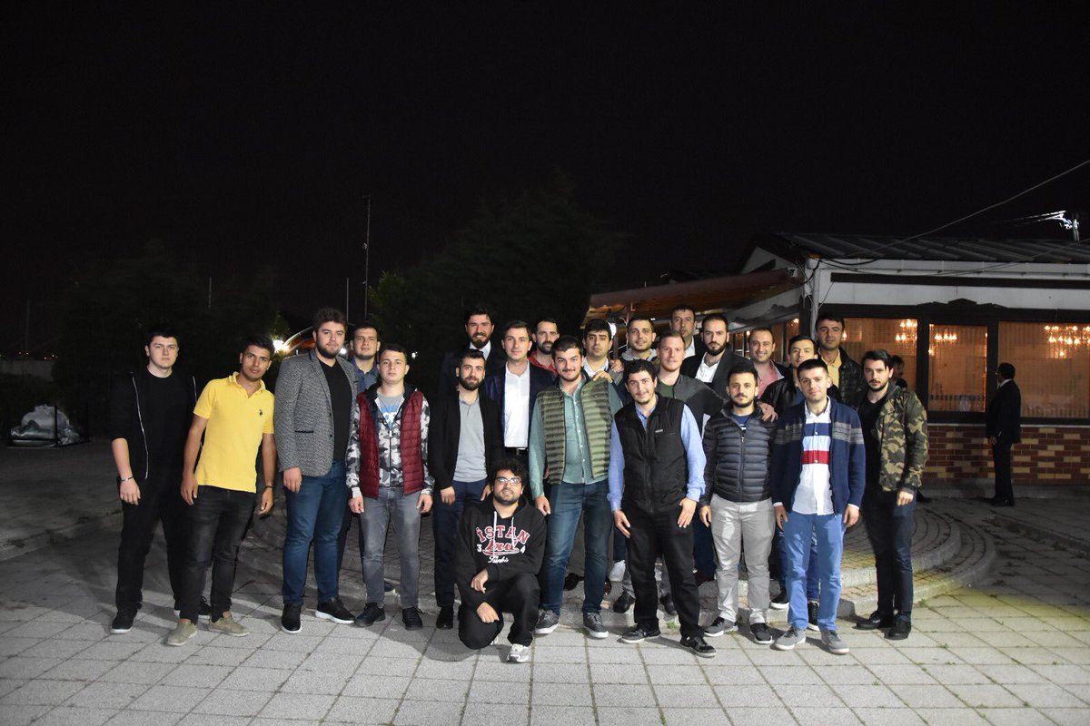 Ümraniye Belediyemizin Katkılarıyla Organize Edilen Geleneksel Kent Konseyi İftar Yemeğine Katılım Sağladık. Desteklerinden Dolayı Belediye Başkanımız <a href="/hasan_can/">Hasan CAN</a> Başkanımıza Teşekkür Ederiz.