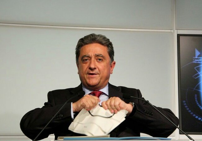 ✔ Té experiència de conserge.
✔ No li importa sentir-se sol.
✔ Té una obsessió amb les creus.
✔ Sempre li carreguen el mort.

Ens agrada el teu currículum, Enric!
Vols treballar al nostre Cementiri?