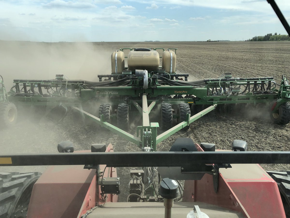 Planting canola in 10” rows with alpine G22 in furrow. #GreatPlains <a href="/ALPINEprairie/">RaeAnn 🌧️ 🫖 📚 ⚽</a> #plant18