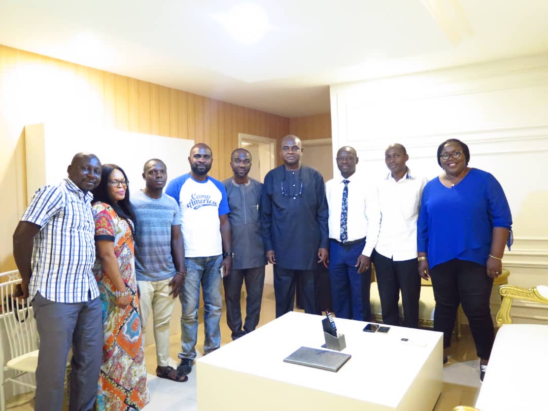 MoghaluKingsley's tweet photo. Earlier this evening, I met with leaders of our volunteer team and the state executives of the Kingsley Moghalu Support Organisation, Jos chapter in Plateau State tonight.
#ToBuildANationTour https://t.co/4iXXNNLEiJ