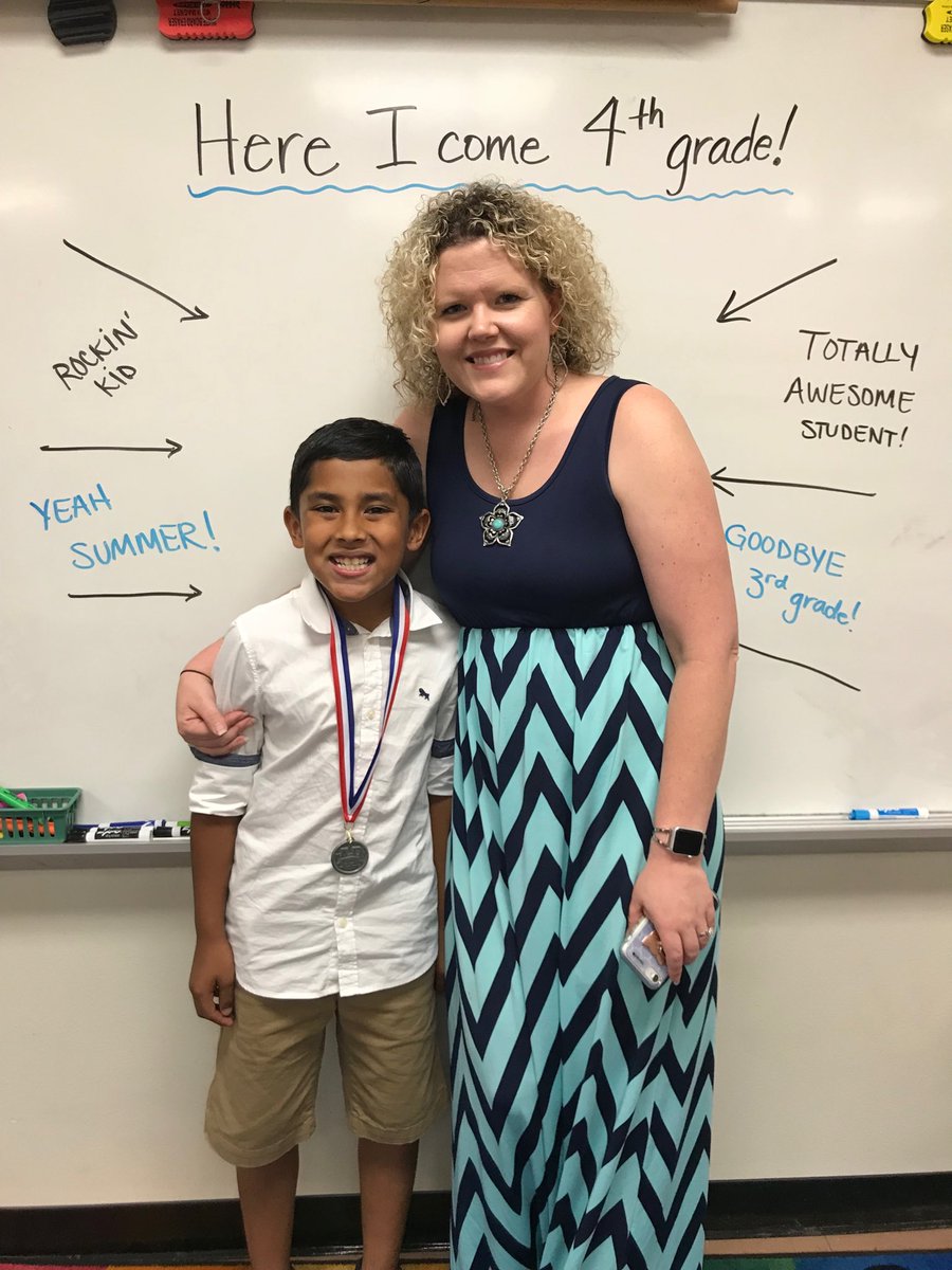 TraceyHardin18's tweet photo. Awards day. One of the best days of the year. Hard work pays off! #bbproud #runnersnotriders https://t.co/lI8dfPsEPv