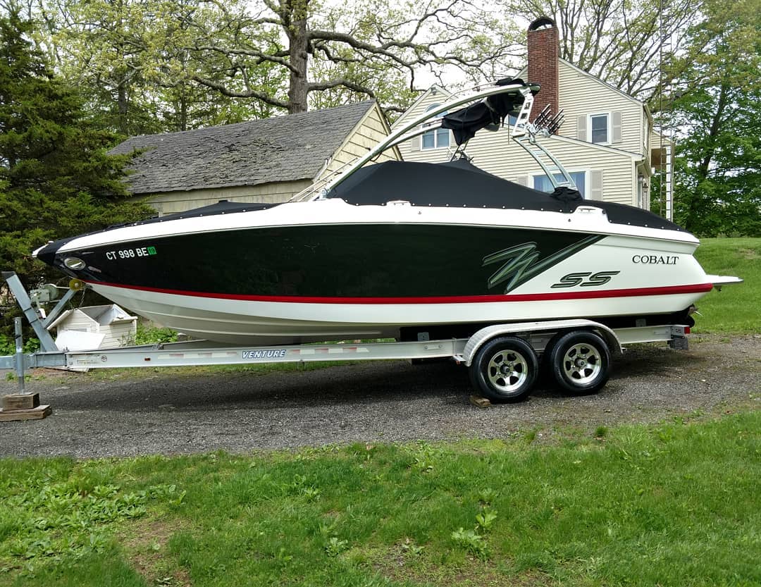 Love the black/white break executed by the 'W' on this beauty. 📸: Touch of Perfection Auto Detailing #design #timelesstuesdays #onlyacobalt