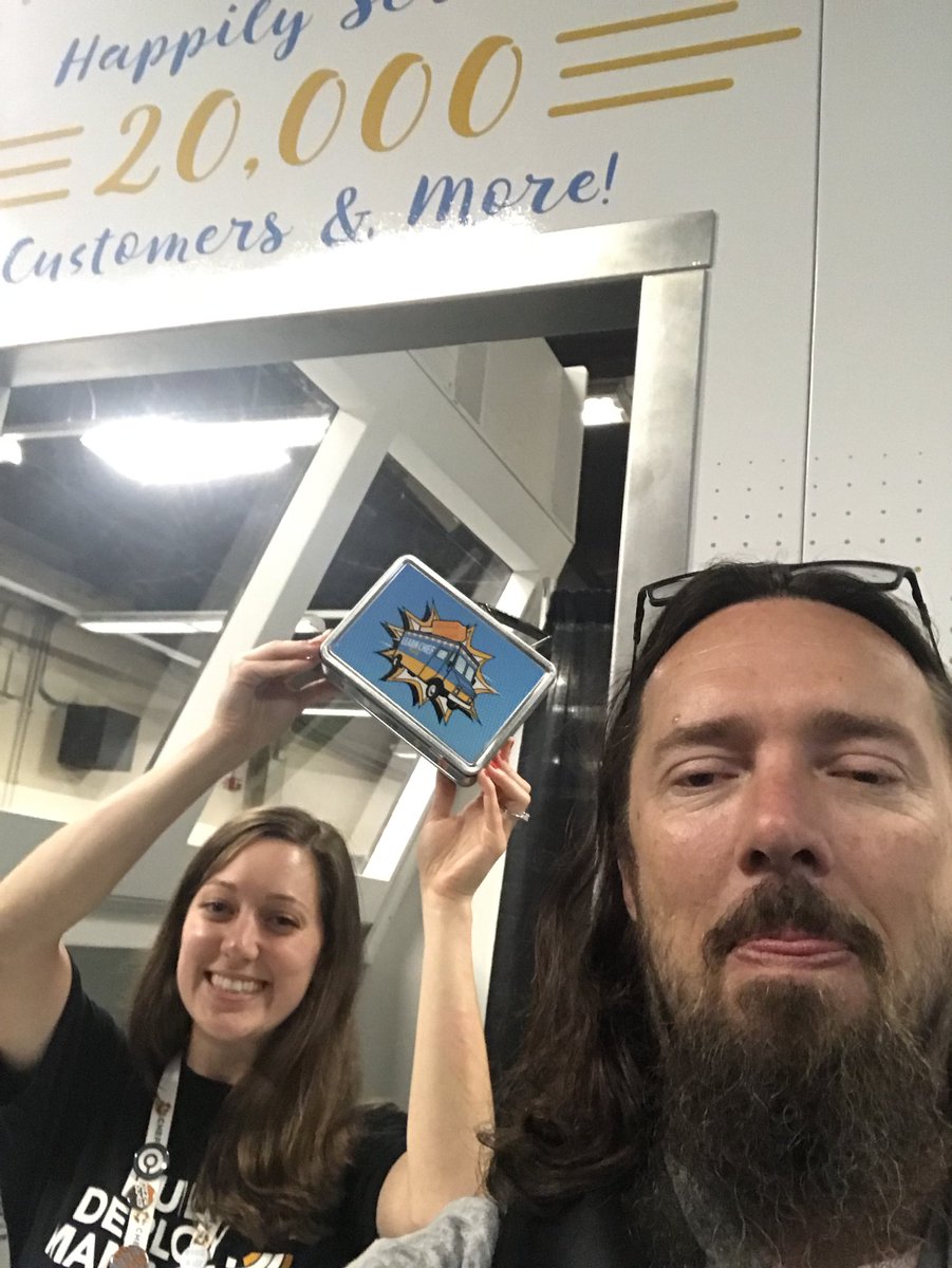 tmonk42's tweet image. Wow! They built a food truck! 🤘🏻🤣 #LearnChef