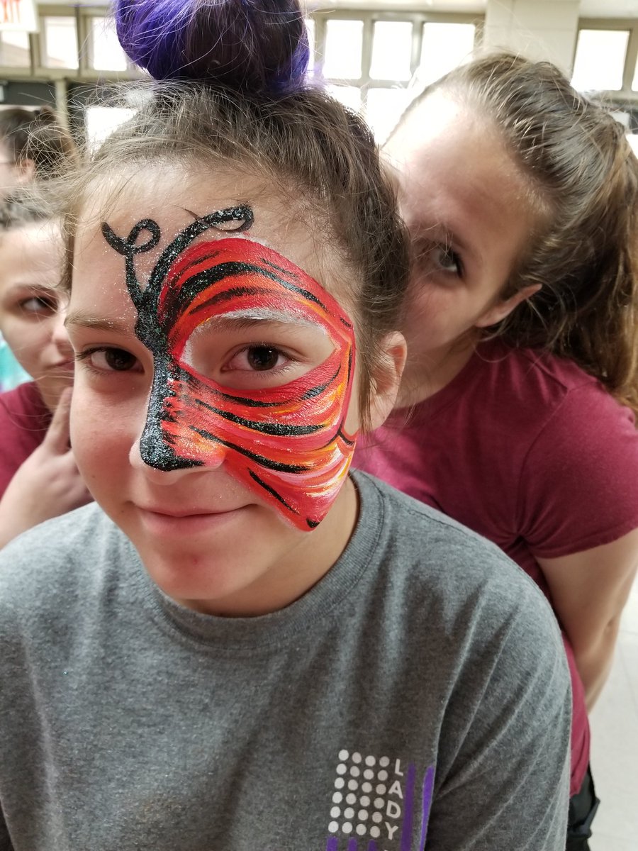 Ms_Green_LLMS's tweet photo. Painting Faces.... Today's fun filled day! @Ms_Green_LLMS @LLMSLynx
@Ms_Baird_LLMS @WillisSchools https://t.co/Z6nDiCcjai