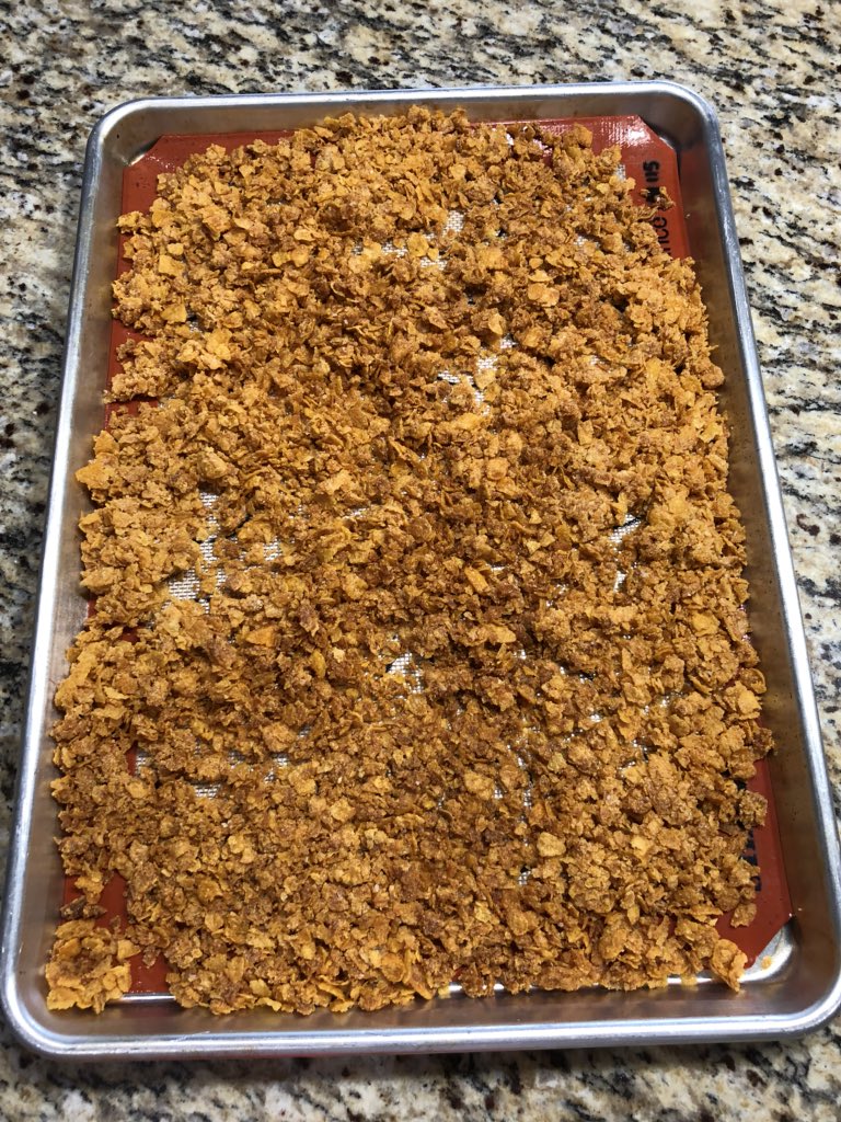 heythere98's tweet photo. Things that I am thankful for #572: @ChristinaTosi ‘s cookie recipes don’t use all of the crumb or crunch. That way I can eat the rest... #cornflakecrunch #cornflakechocolatechipmarshmallowcookies #milkbar #getinmybelly https://t.co/frkJnTW1rt
