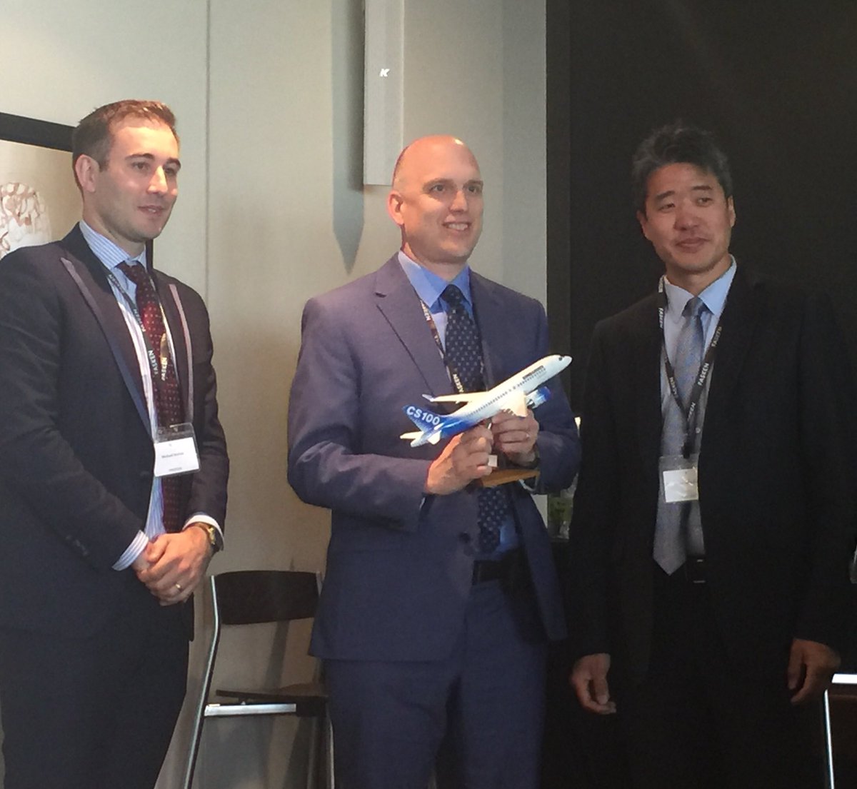 Supporting the great 👍🏿 work that <a href="/Bombardier/">Bombardier</a> does in Northern Ireland. The new Bombardier Global 7000 can travel from London to Singapore non stop. @tradegovukCAN <a href="/InvestNI/">Invest NI</a> a- more 🇬🇧 🇨🇦 collaboration.