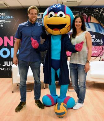 WATERPOLO / Albert—Pili: "Nos ilusiona mucho jugar en casa". Nuestros internacionales <a href="/AlbertEspanol/">Albert Español</a> y <a href="/8Piluka/">Pilar Peña</a> promocionan los Europeos <a href="/wp2018bcn/">WP2018BCN</a> en Madrid. Gracias cracks! 'Forza' <a href="/SpainWP/">Waterpolo ESP</a> &amp; <a href="/SpainWpFem/">Selección ESP Femenina WP</a>