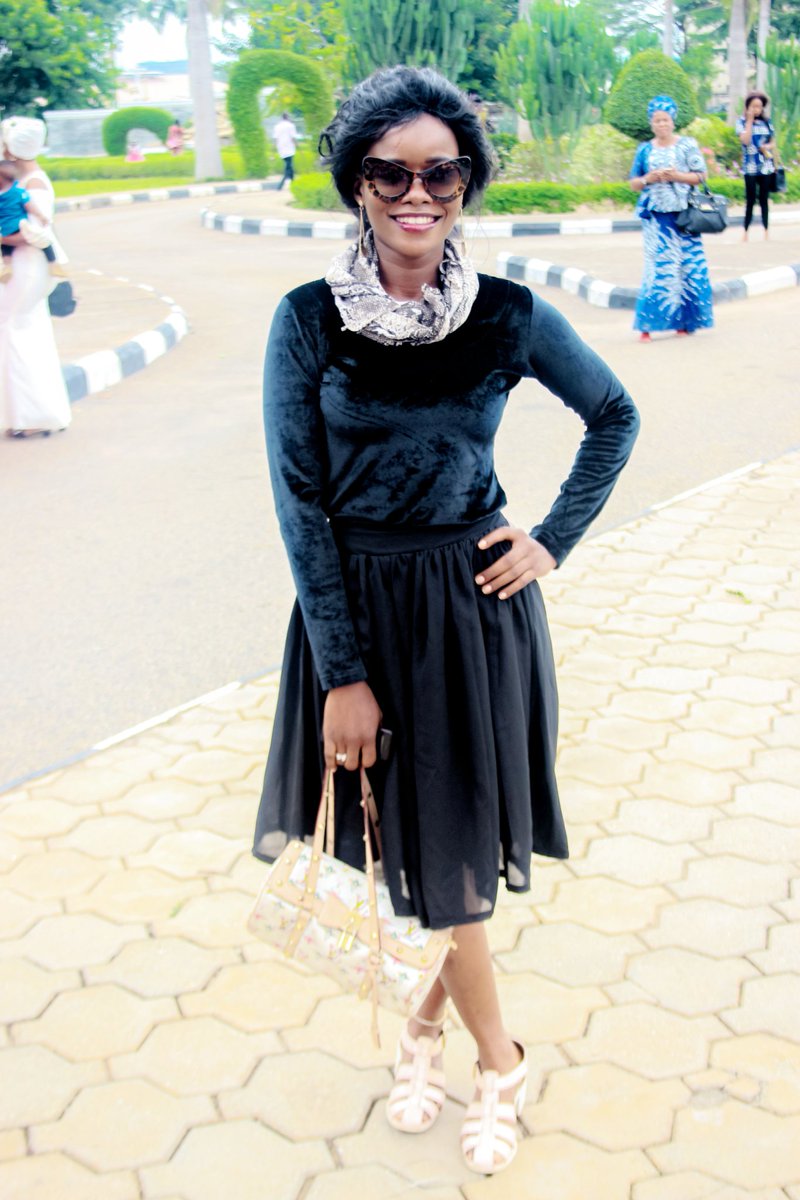 funbyaramide's tweet photo. You can look good on a budget. Yes you can. ππππ. Get connected with the right stylist just a DM away #FineYorubaTwitter #fashion #besposke #beautifulpeople #styleterritory https://t.co/JvQsWaZBAe
