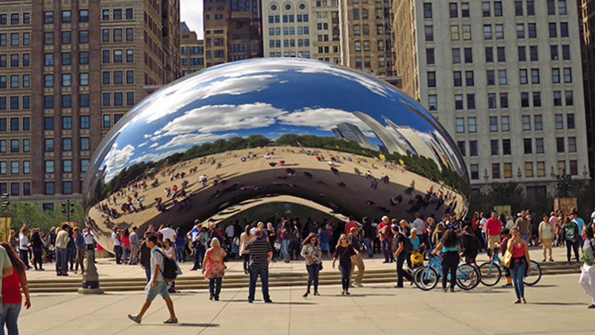ABC7Chicago's tweet photo. AWESOME! Chicago's 'Cloud Gate' has been named among the top 10 landmarks in the U.S. FULL LIST: https://t.co/Itef6HJncg https://t.co/kBIrEWytcn