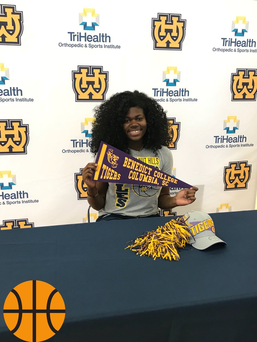 RaevinK00's tweet photo. Blessed to say that I will be pursuing my basketball as well as my academic career at Benedict College in the fall #BC22💛 #GOTIGERS💜🐯 https://t.co/JQDTrCOiSt