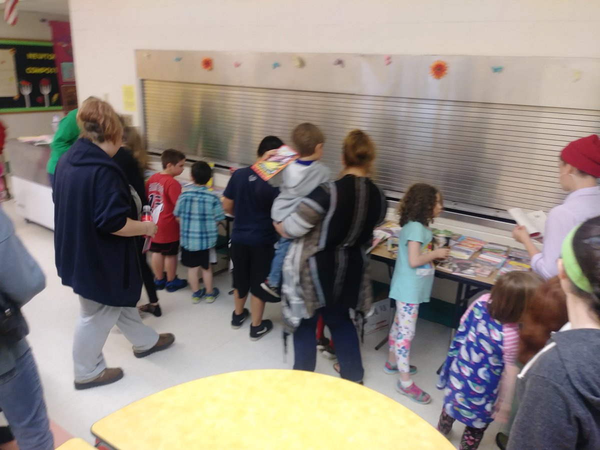 Another great #TitleI BINGO FOR BOOKS family event!!! #EveryoneLeavesWithABook <a href="/Super_GPS/">Greenfield Public Schools</a>