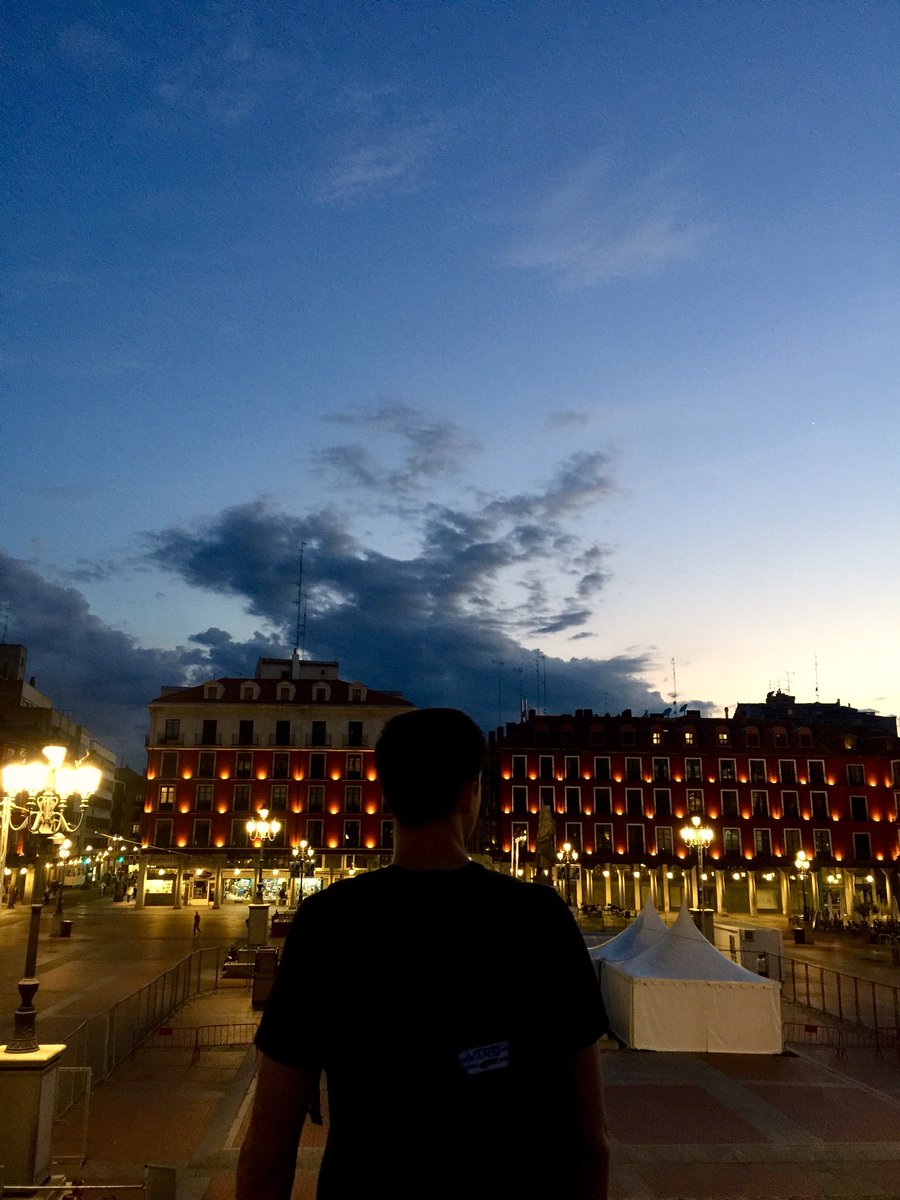 carla_ethyl's tweet photo. Y encontrar a quien complemente tu atardecer💫 https://t.co/bpsaqA21eV