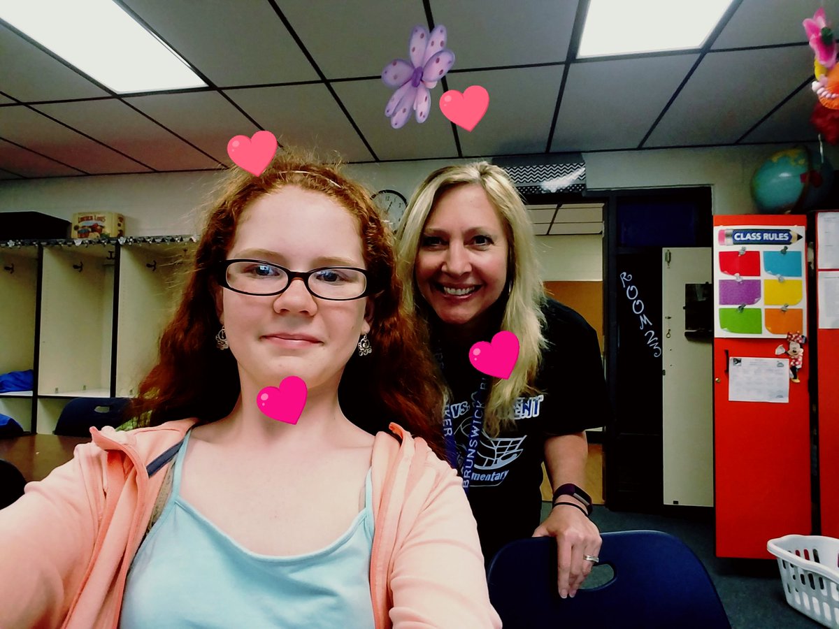 BCSspiker's tweet image. My last lunch date with my graduating girl! #Brunswickpride #connections @MannKati #studentdesigned