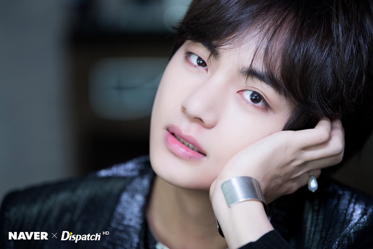 HoseokMexico's tweet photo. [HD]
#방탄소년단 #진 #뷔 #JIN #V #JHOPE

@BTS_twt X Dispatch

Ese perfil, esa mirada... V va a terminar con ARMY 😱💕

Cr: Naver | Hoseok México
#HoneyHope🥞 https://t.co/na2kgwamNN