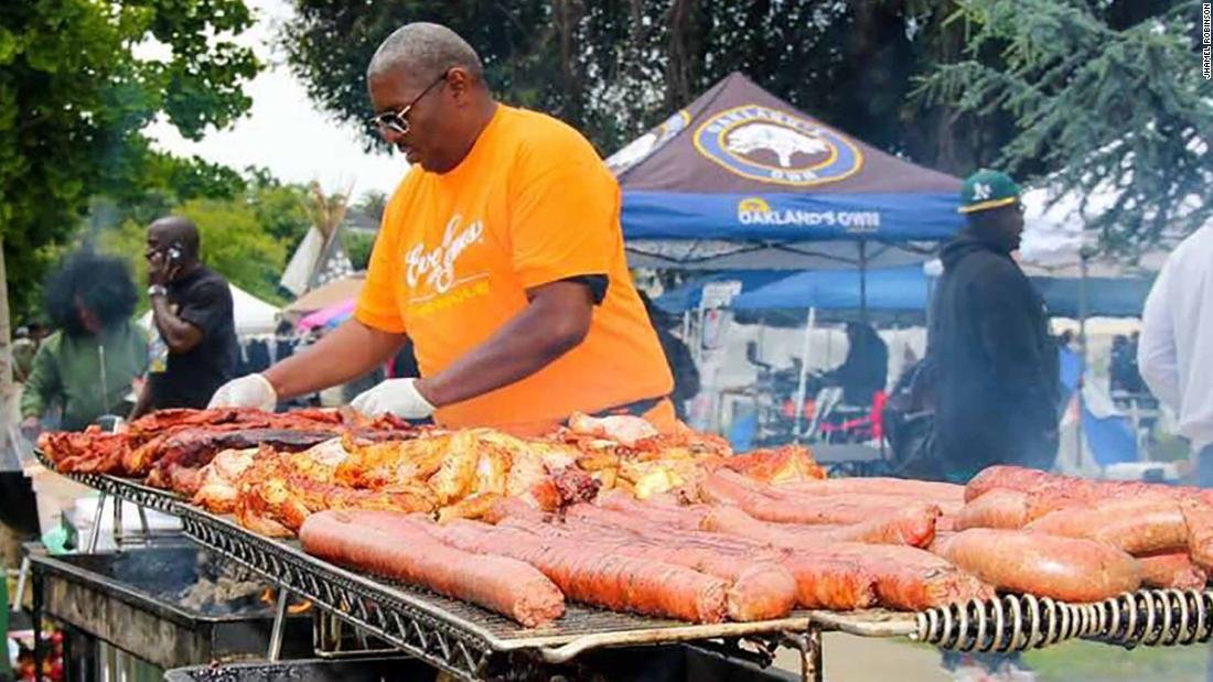 A white woman called the police on black people who were cooking out on a charcoal grill in Oakland, California, so the community responded with a huge BBQ event cnn.it/2IDRVAo