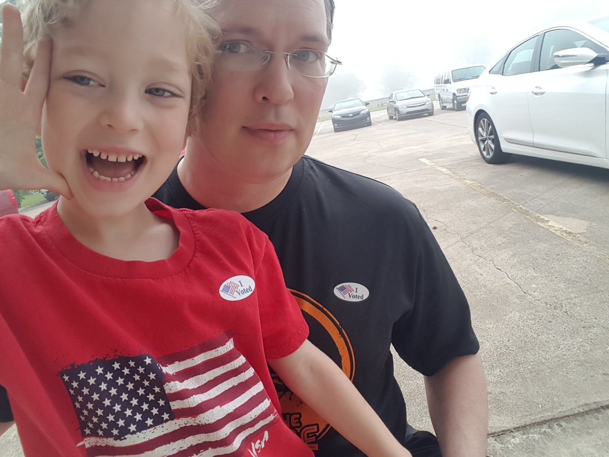 mcgrawfeathers's tweet photo. "Will you pick me up so I can see their pictures?"
"There's no pictures, just names."
"But how do you know if you are voting for a brown president or a white president? "
"RESEARCH."
#IVoted #civicslessons #arpx https://t.co/uIrwzNs1ry