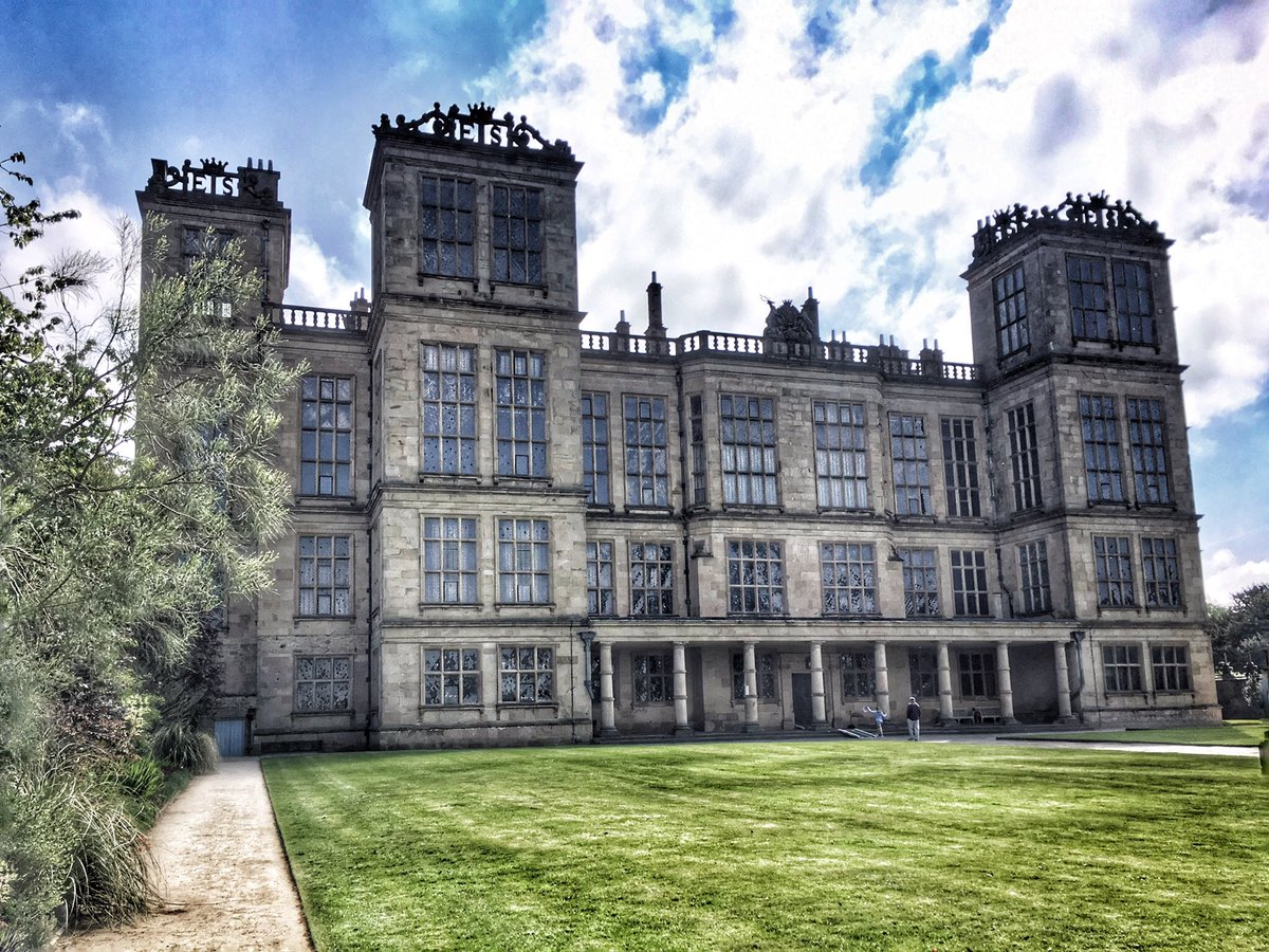 DanniBPhoto's tweet photo. A truly excellent day. Tired but happy. #birthdaygirl #HardwickHall #MatlockBath https://t.co/S0JUkxLUju