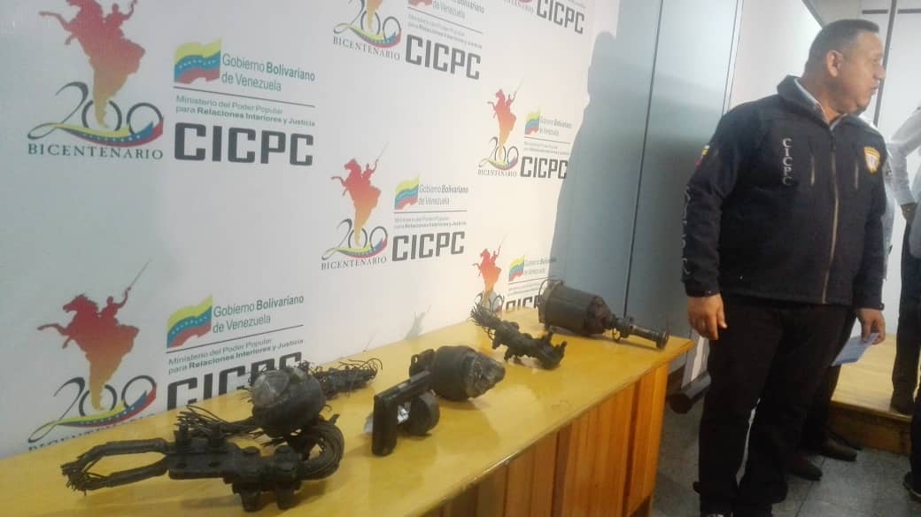 DouglasRicoVzla's tweet image. #CICPC Zulia detuvo a 10 individuos dedicados al hurto de material estratégico de Corpoelec. 
instagram.com/p/BjGLegGhcBo/