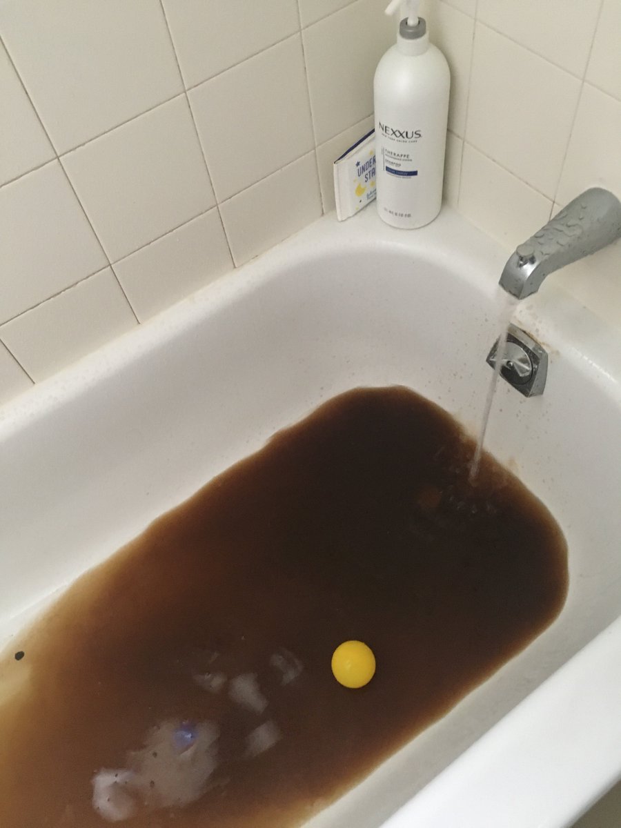 DianeStopford's tweet photo. When you shower at @StuyTownApts and you come out dirtier than when you got in! Unacceptable @StuyTownApts and not the first time either #pcvst #stuytowndisgrace https://t.co/ACnpXb5YSt