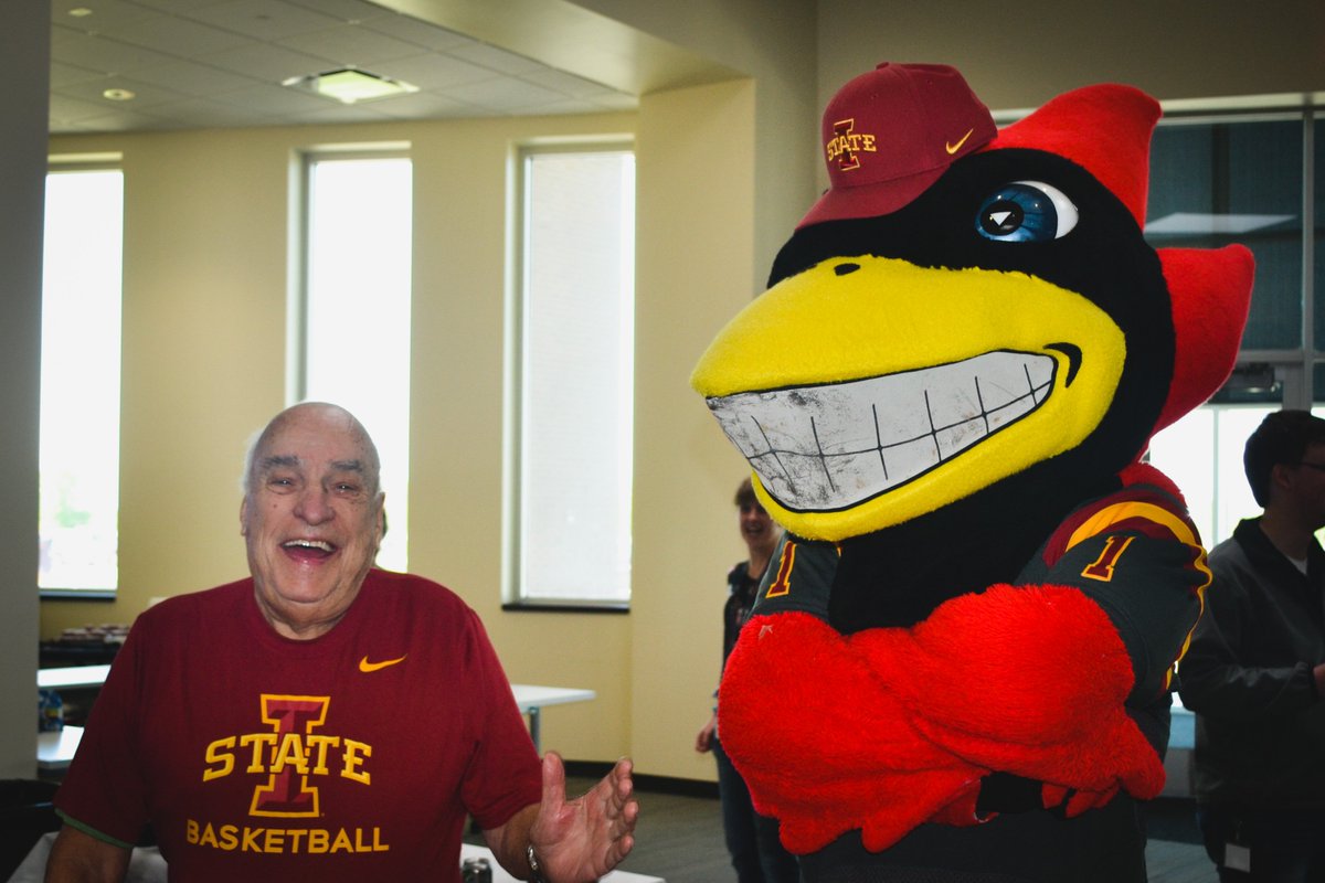GrinnellMutual's tweet photo. We ❤️💛 @TheMascotCy who visited our home office! #CycloneTour18 https://t.co/4xb6495g39