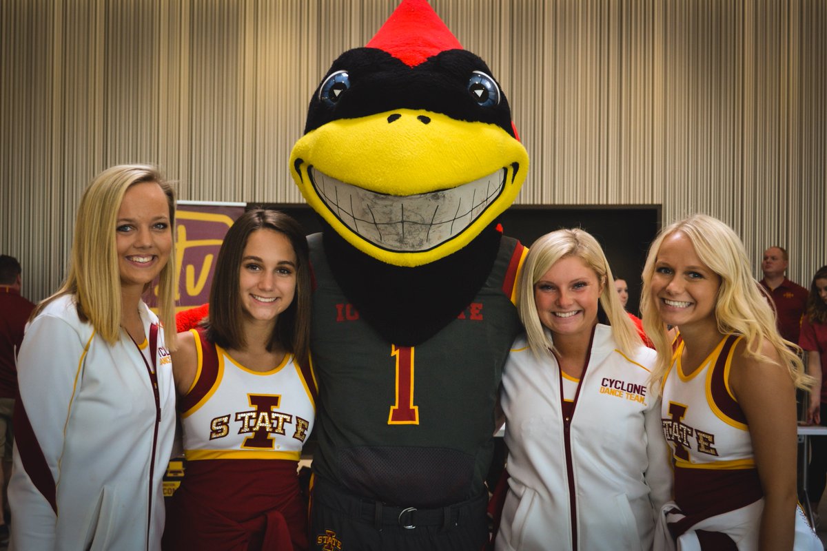GrinnellMutual's tweet photo. We ❤️💛 @TheMascotCy who visited our home office! #CycloneTour18 https://t.co/4xb6495g39