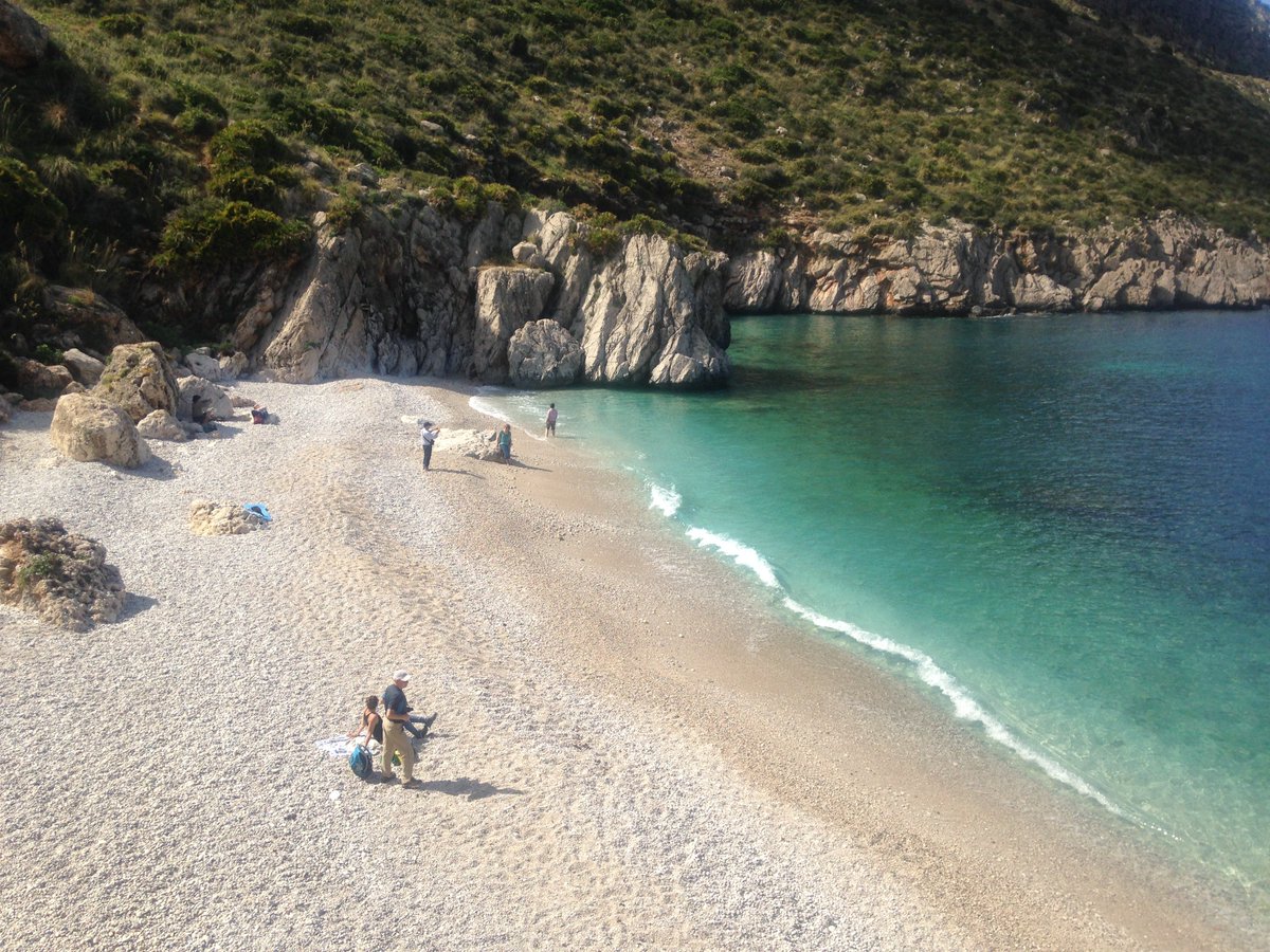 sanvitoweb's tweet photo. Una vacanza al mare... in tutte le sue declinazioni #spiagge #scogliere #ciottoli #calette #sanvitolocapo #sicilia  prenota ora>>> https://t.co/xIFWSc6pl5 https://t.co/jbglU8GCee