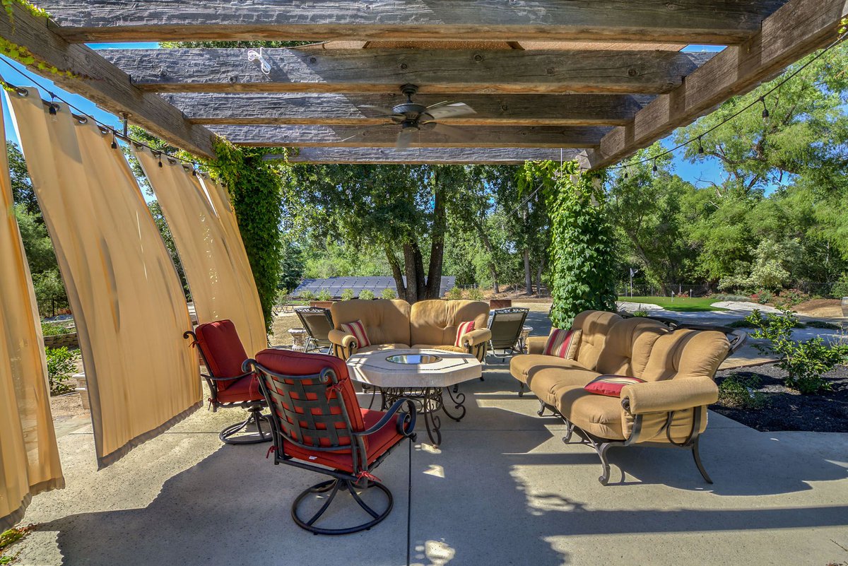 real_ul's tweet photo. Kick back and relax this summer ☀️ #realestate #sacramento #roseville #folsom #california https://t.co/TgfOAIdqGt