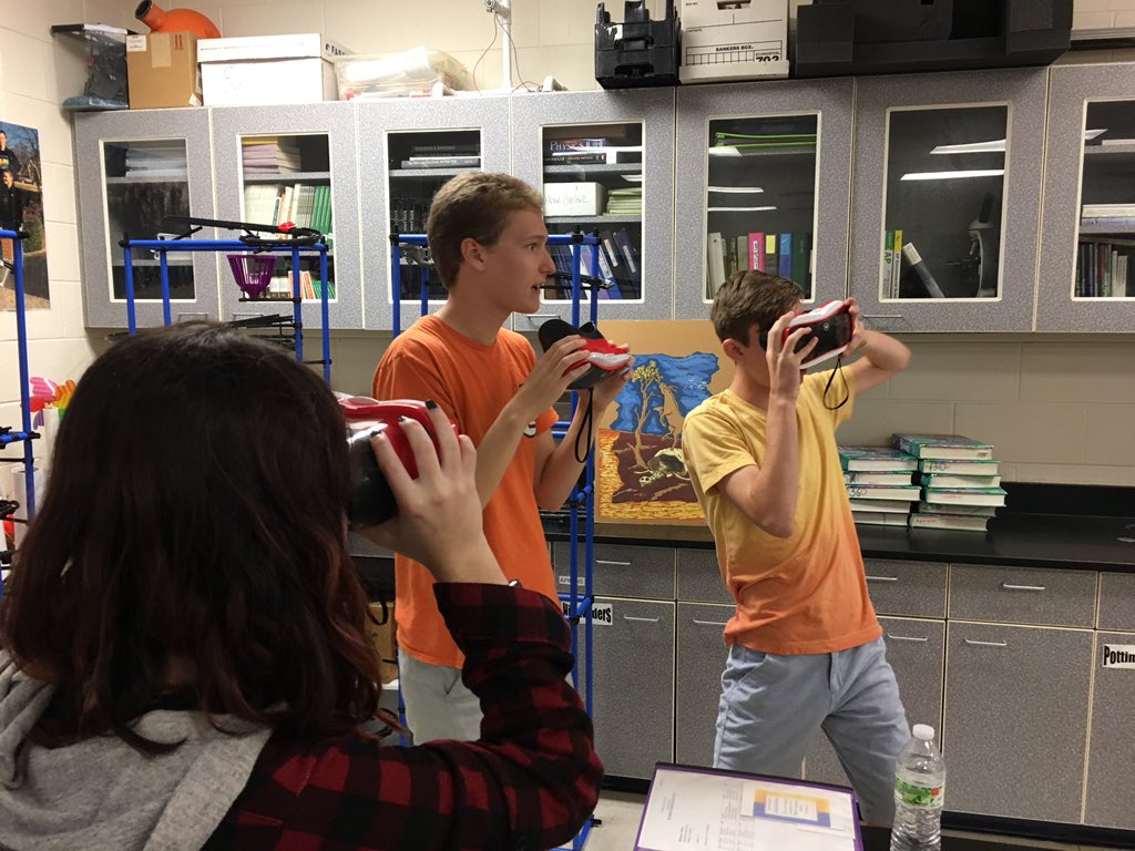 JEvans4Science's tweet photo. More VR but this time with Bio class @CapeFearHigh1 https://t.co/4UJqSsi0NR