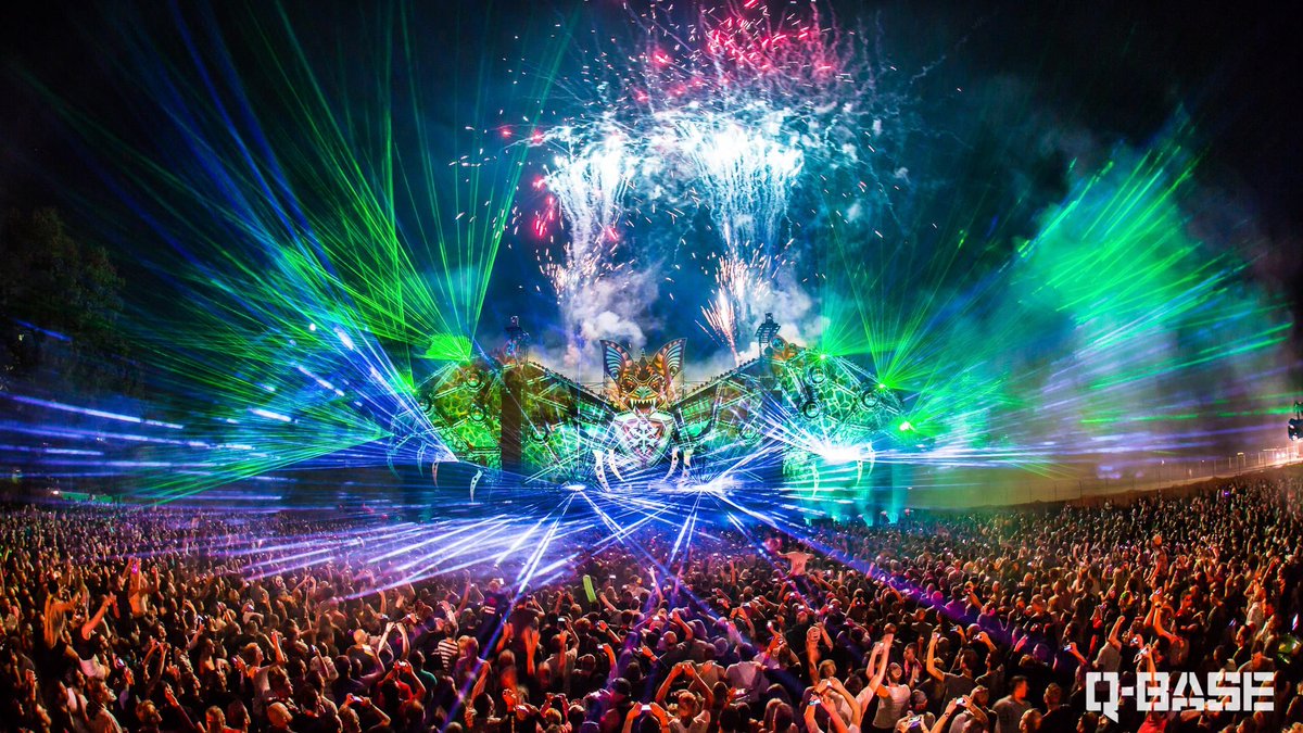 Q Base, uno de los festivales más curiosos y de más renombre dentro del panorama del hardstyle, tendrá su última edición los días 8 y 9 de septiembre de 2018. Un evento que se celebra en una ubicación de lo más especial, una base aérea abandonada, situada en Weeze, Países Bajos.