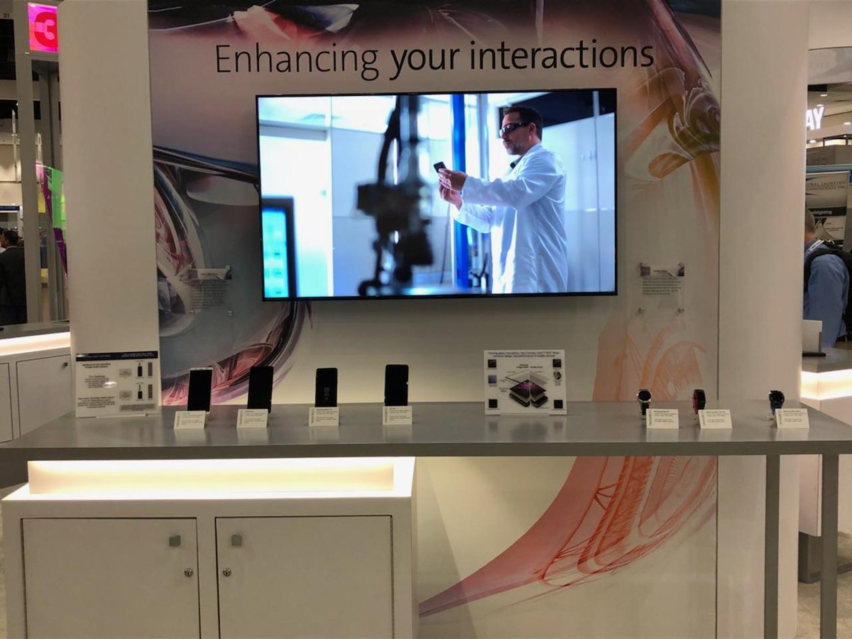 corninggorilla's tweet image. Want to learn more about #GorillaGlass? Swing by booth 1029 at #DisplayWeek18 to see a showcase of devices that feature the toughness and style of Corning Gorilla Glass.