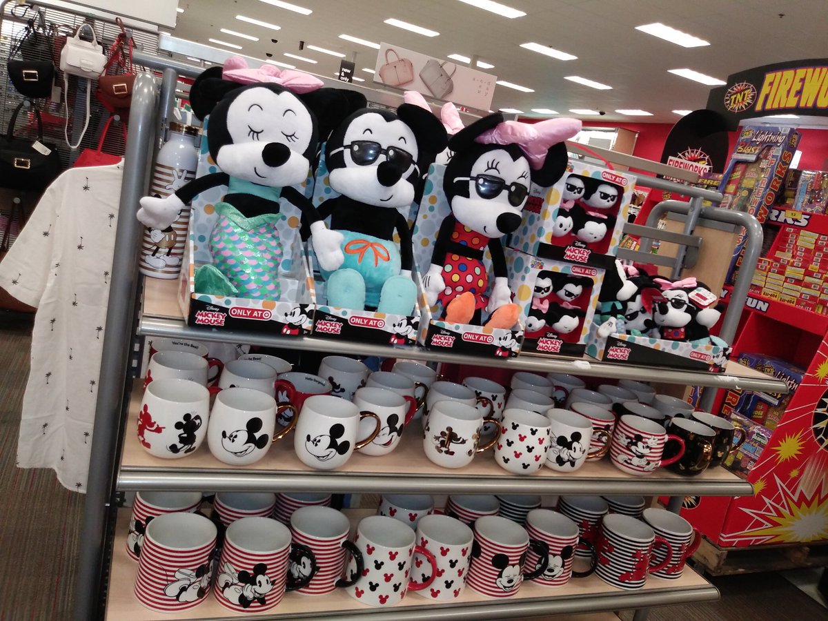 MedinaVMLive's tweet photo. WATCHUNG "LOVE MICKEY" SHOP https://t.co/AaPn0iFnk1