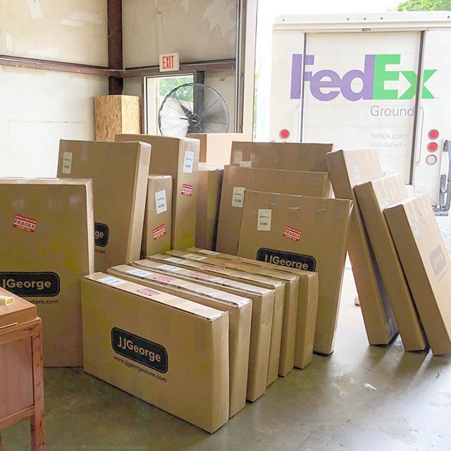 Coming to an #egghead or KJ Head near you - Tuesday Pickup - 
#jjgeorgeoutdoor #fedex #biggreeneggtable #deliveryroom #mailcall #shipped #bgenation #adirondackchairs ift.tt/2GFcoPm