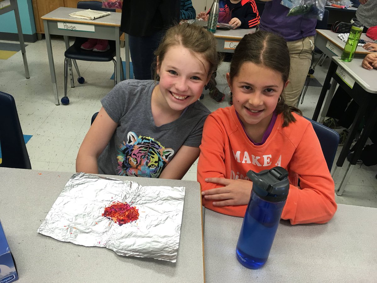 MissCPurcell's tweet photo. We loved having Queen’s Science Quest in this morning! 🔬 #rocksandminerals @staceyeves @Walkerin1577 @mike_ianni @SplintersKinder https://t.co/EDIatvuNpT