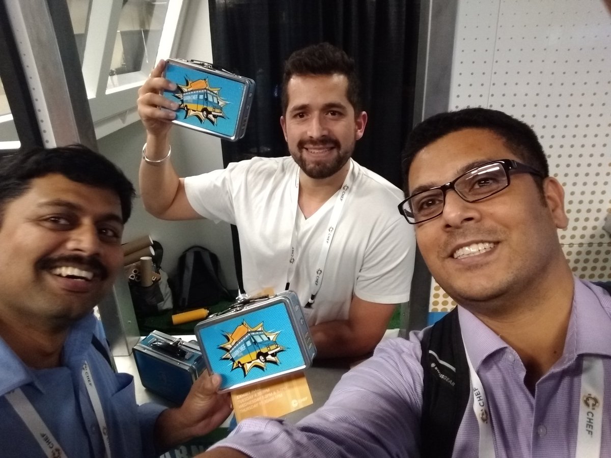 mukherjee_mk's tweet image. Whatever it takes to get the goodies.. #learnchef #ChefFriends @poongiloongi