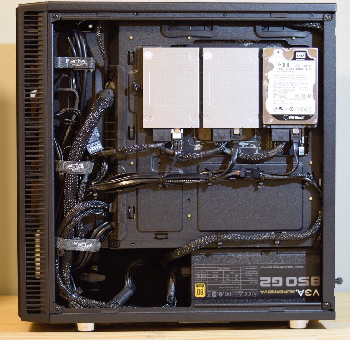 00cxhatch's tweet photo. @bitwitkyle 6850k, 32GB RAM, 1080ti fe, Fractal design mini c case, evga Micro2 x99 mobo, and custom loop. https://t.co/8DBeTkXE2q