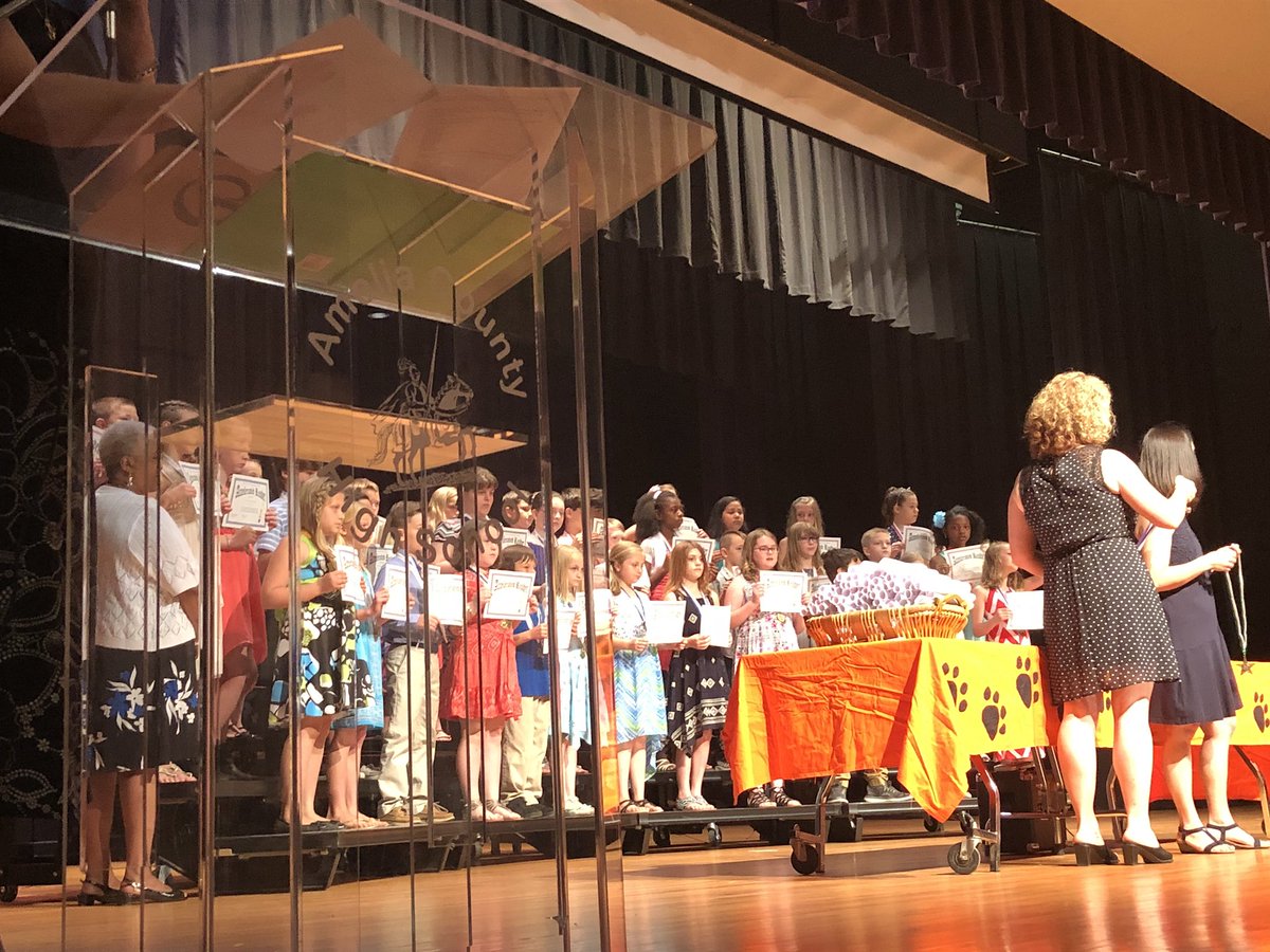 AR superstars! Readers becoming  leaders! Very proud of them! Thank you Mrs. Langston! <a href="/ReasonerCynthia/">Cynthia Reasoner, Ed.D.</a> #AcceleratedReading @dlangston60