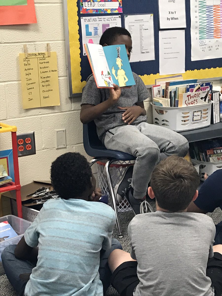 Mrs_Rumsey1's tweet photo. Another great afternoon story time!!  This student read with confidence and expression!  Thanks for allowing me to come see!! @LDawkins14 @SEstarsR2 https://t.co/xnG9P6dawz