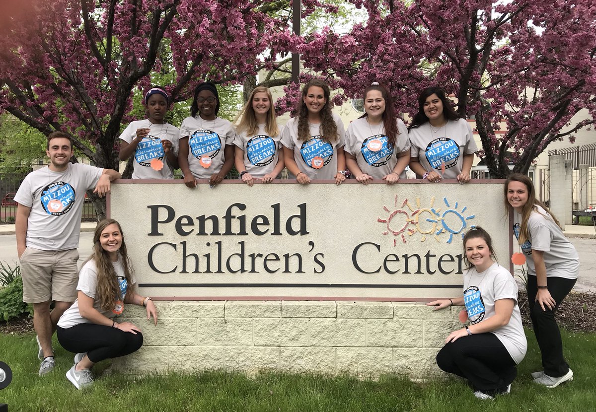 MabMilwaukee1's tweet photo. We are so sad that today was our last day at Penfield! We will miss everyone there so much, and will always keep them close to our hearts! Thank you for allowing us the opportunity to serve you all! #PenfieldPalsForever 💙 https://t.co/370mD8DdyX